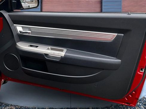 Used 2010 Chrysler Sebring Touring w/ Special Touring Group image 19