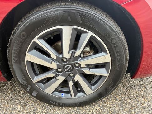 Used 2025 Nissan Versa SV image 24