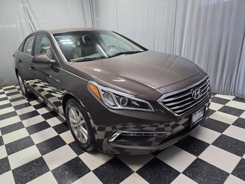 Used 2015 Hyundai Sonata SE w/ Option Group 09 FWD image 4
