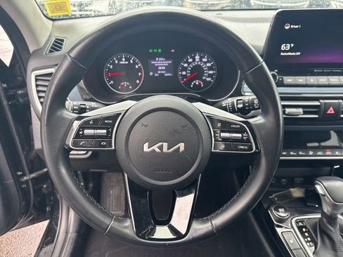 Used 2022 Kia Seltos S AWD/4WD image 11