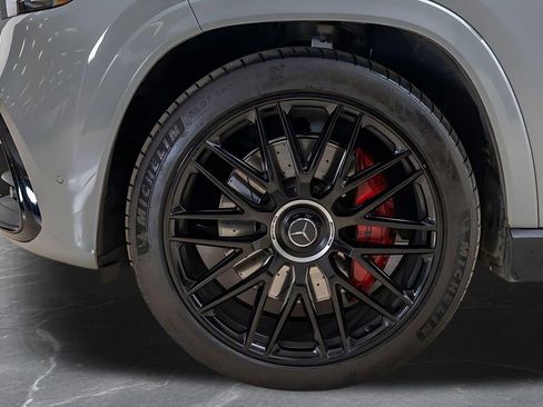 Used 2025 Mercedes-Benz GLS 63 AMG 4MATIC image 45