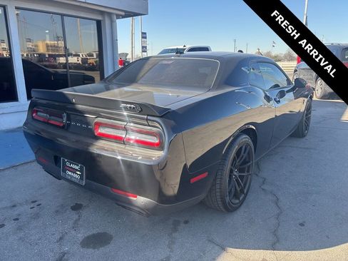 Used 2023 Dodge Challenger SRT Hellcat image 2