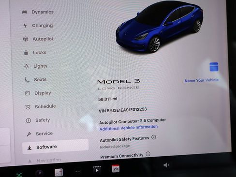 Used 2018 Tesla Model 3 Long Range image 40