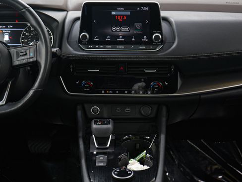 Used 2021 Nissan Rogue SV AWD/4WD image 18
