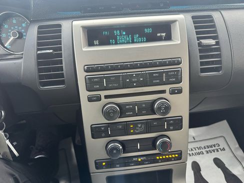 Used 2011 Ford Flex SE image 21