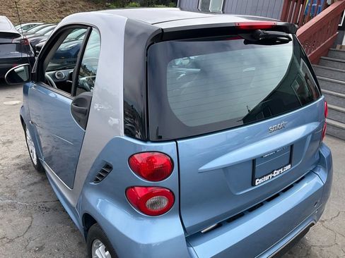 Used 2013 smart fortwo passion RWD image 58