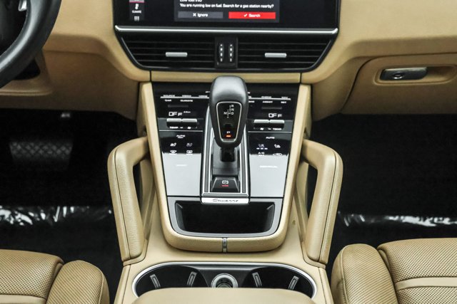 Used 2020 Porsche Cayenne AWD/4WD image 19