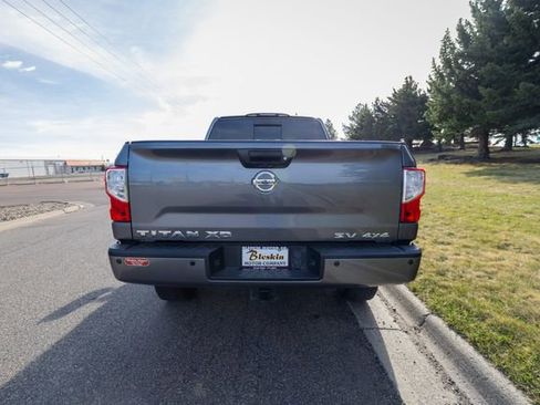 Used 2019 Nissan Titan SV w/ SV Convenience Package image 6