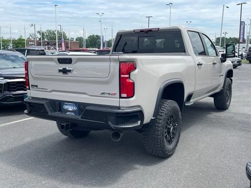 New 2026 Chevrolet Silverado 2500 ZR2 w/ LPO, Dark Essentials Package AWD/4WD image 23