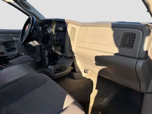 Used 2005 Dodge Ram 1500 Truck ST image 25