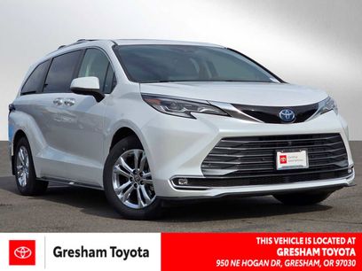 Used 2023 Toyota Sienna Platinum