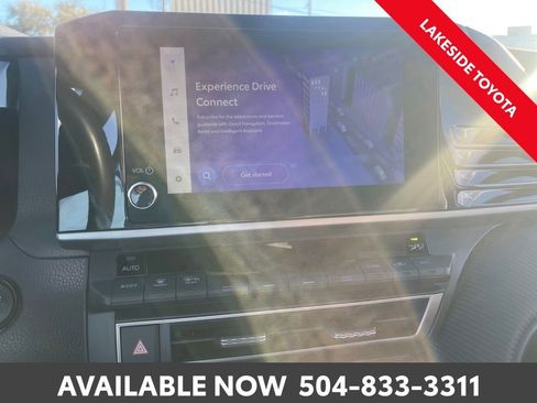 Used 2025 Toyota Camry SE image 29