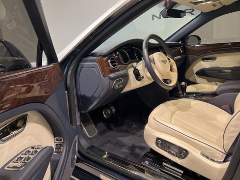 Used 2019 Bentley Mulsanne image 20
