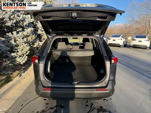 Used 2025 Toyota RAV4 XLE image 34