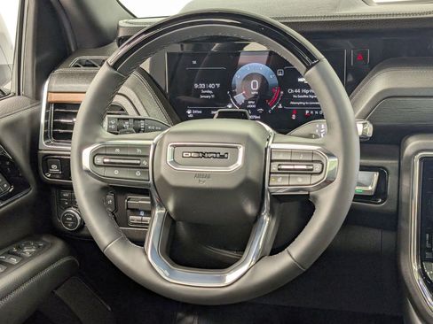 Used 2026 GMC Yukon Denali w/ Denali Reserve Package image 18