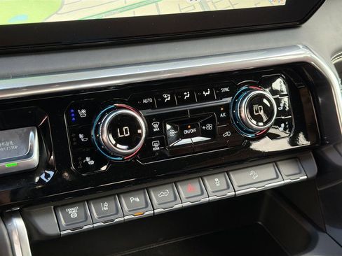New 2026 GMC Sierra 2500 Denali Ultimate AWD/4WD image 12