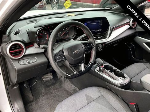 Used 2024 Chevrolet Trax RS image 16