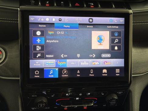 Used 2023 Jeep Grand Cherokee Overland w/ Luxury Tech Group IV image 18