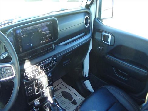 Certified 2025 Jeep Wrangler Sahara w/ Safety Group image 13