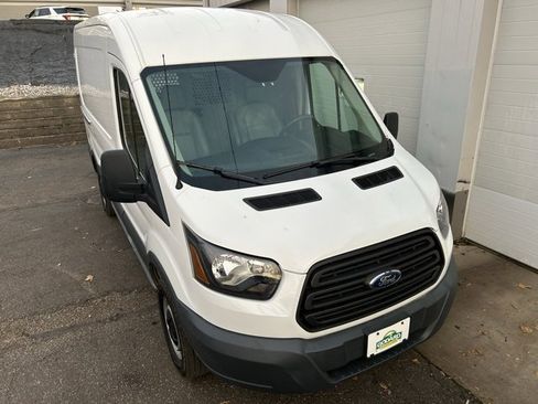 Used 2015 Ford Transit 250 130 Medium Roof image 7
