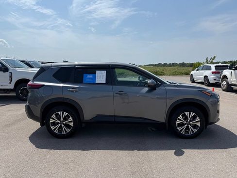 Used 2022 Nissan Rogue SV FWD image 31