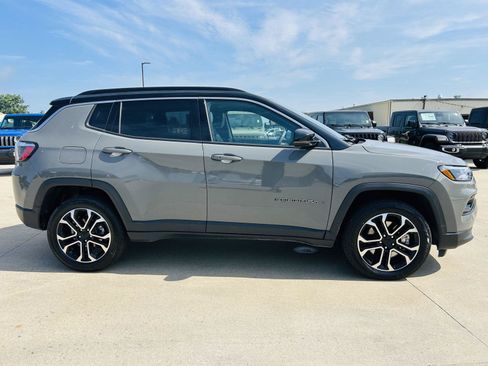 Used 2023 Jeep Compass Limited AWD/4WD image 37