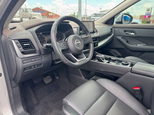 Used 2023 Nissan Rogue SV w/ SV Premium B Package AWD/4WD image 17