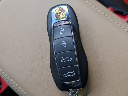 Used 2021 Porsche 718 Boxster image 27