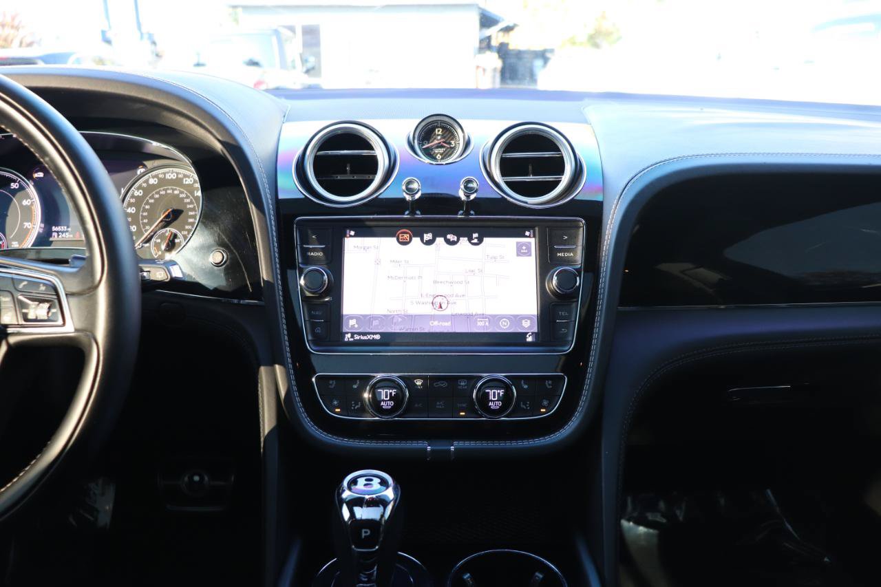 Used 2018 Bentley Bentayga AWD/4WD image 19