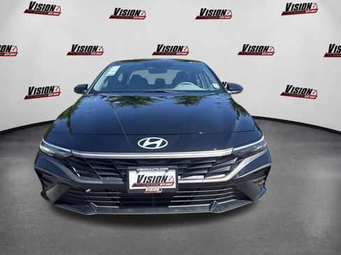 New 2025 Hyundai Elantra SEL FWD image 2