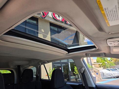 Used 2014 Toyota RAV4 XLE FWD image 16