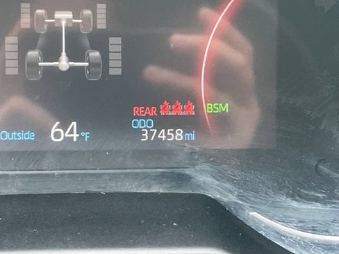 Used 2025 Toyota RAV4 XLE AWD/4WD image 11