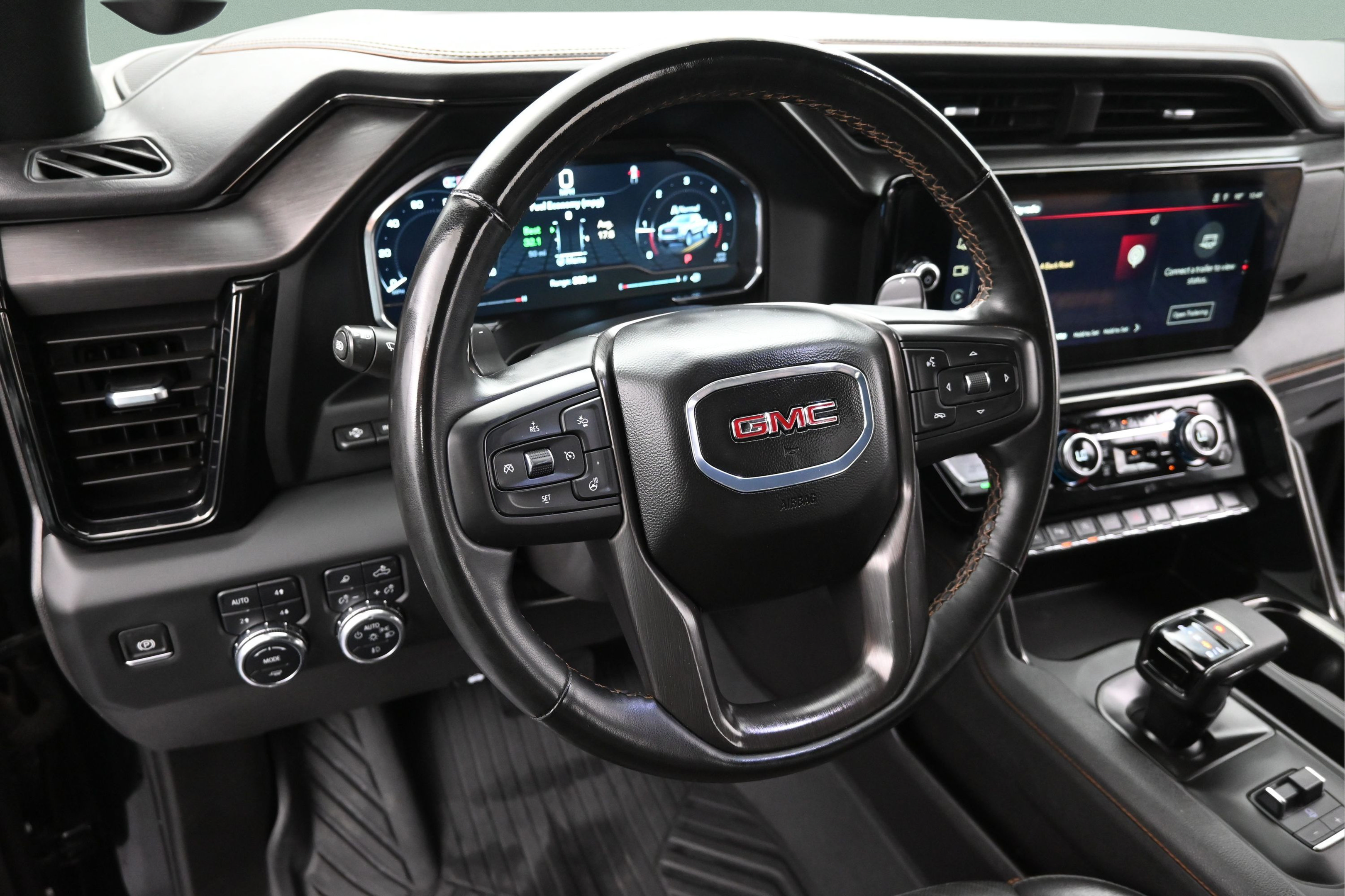 Used 2024 GMC Sierra 1500 AT4 w/ Technology Package AWD/4WD image 13