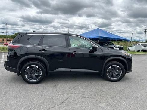 Certified 2026 Nissan Rogue SV AWD/4WD image 6