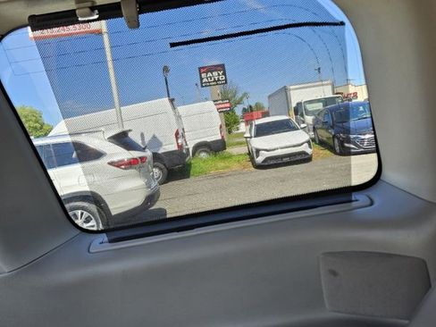 Used 2012 Nissan Quest LE w/ Tow Pkg FWD image 18