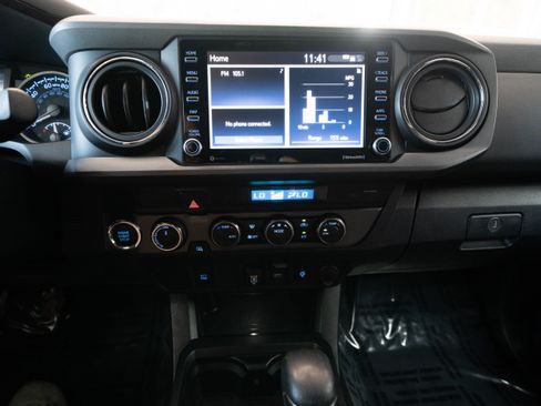Used 2021 Toyota Tacoma TRD Sport AWD/4WD image 17