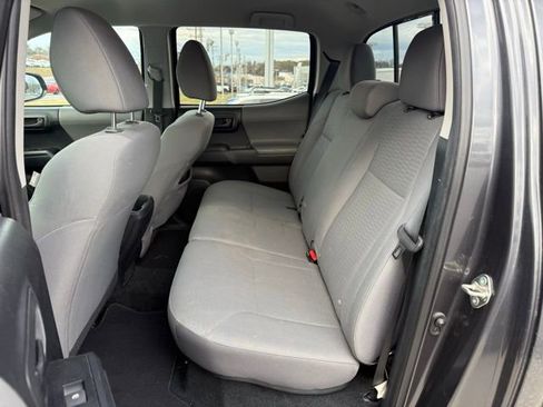 Used 2019 Toyota Tacoma SR image 15