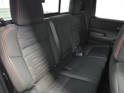 Used 2025 Nissan Frontier PRO-4X AWD/4WD image 17
