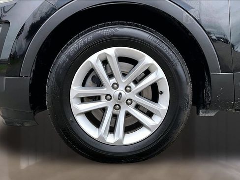 Used 2017 Ford Explorer XLT w/ Equipment Group 202A FWD image 8