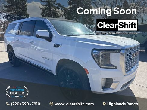 Used 2022 GMC Yukon XL Denali image 1