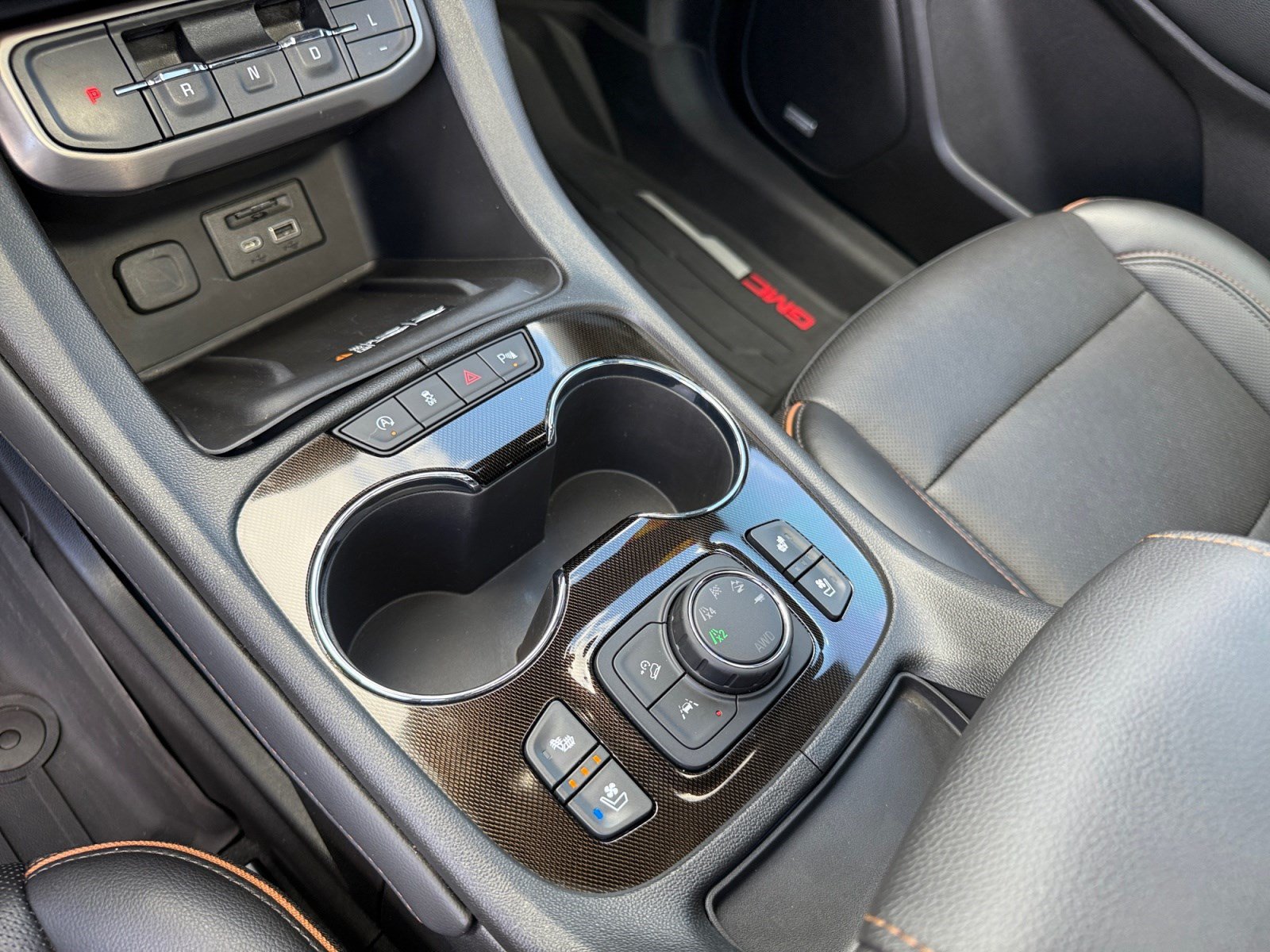 Used 2023 GMC Acadia AT4 w/ Technology Package AWD/4WD image 21