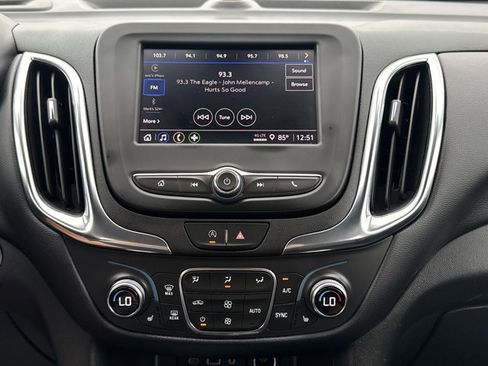 Used 2022 Chevrolet Equinox LT FWD image 19