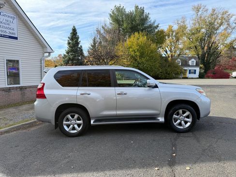 Used 2011 Lexus GX 460 image 8