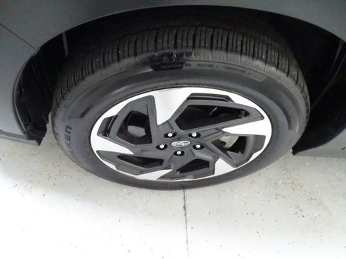 Used 2024 Subaru Crosstrek 2.5i Limited AWD/4WD image 27