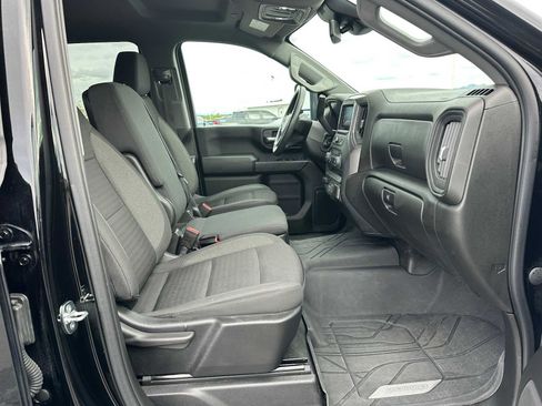 Used 2024 Chevrolet Silverado 2500 Custom w/ Custom Value Package image 10