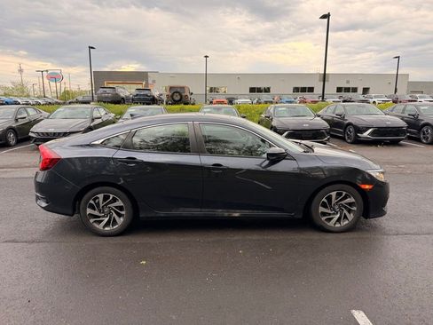 Used 2018 Honda Civic EX image 3