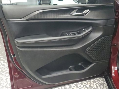 Used 2025 Jeep Grand Cherokee Laredo w/ MOPAR Finishing Package image 20