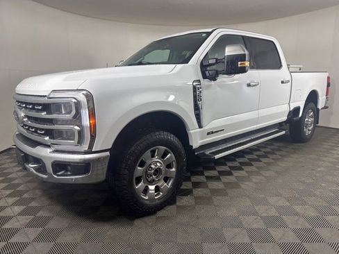 Used 2023 Ford F350 Lariat w/ Tow Technology Package image 8