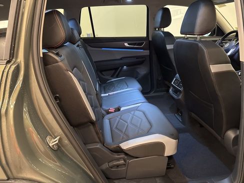 Used 2025 Volkswagen Atlas Peak Edition SE image 22