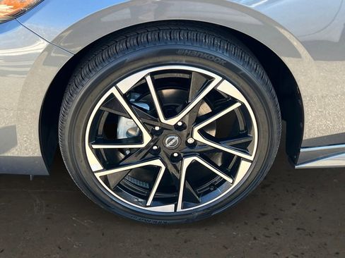 Used 2025 Nissan Sentra SR image 25